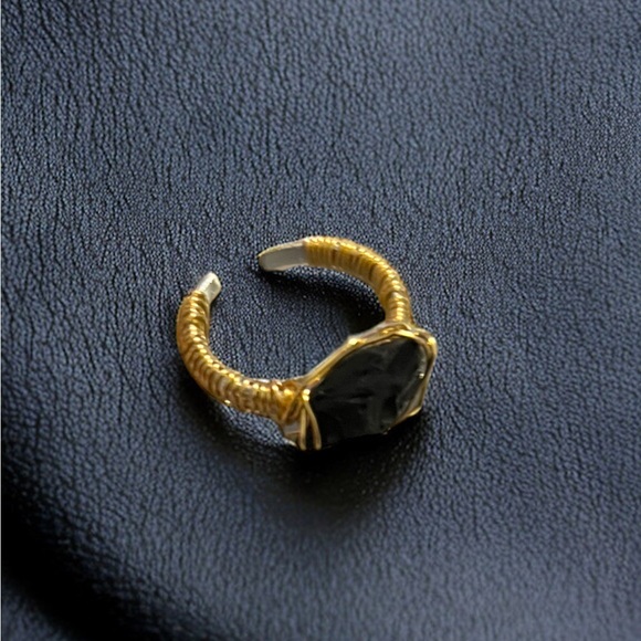 ✨RARE SEAGLASS RING✨ CUSTOM MADE FROM STAINLESS STEEL AND RECYCLED MATERIALS ✨ - Picture 2 of 5